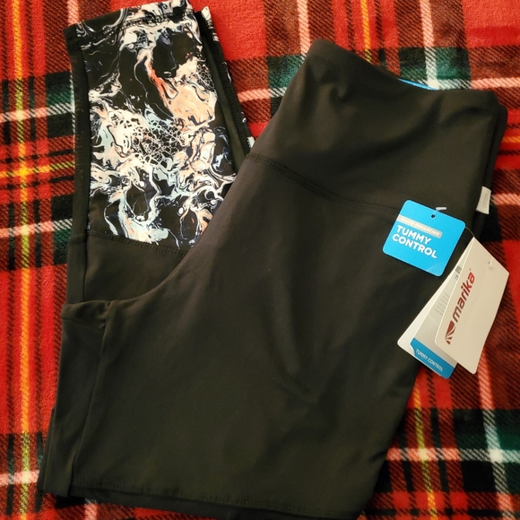 Marika Tummy Control Mid Calf Legging - Picture 3 of 7